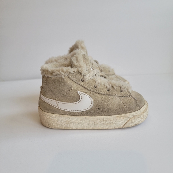 RARE Nike for baby toddler fur lined size 5c - Picture 3 of 8
